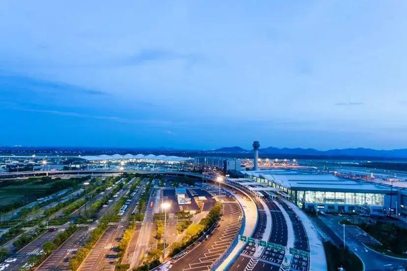 南京机场停车场一天多少钱，南京机场附近停车场哪的便宜(图1)