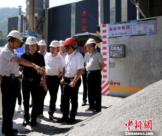 浙江公路建设推广应用机制砂隧道洞渣可“变废为宝”(图1)
