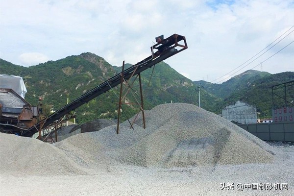 投资一个石子厂预算成本有哪些？需要多少钱？50万能开沙场吗？(图1)