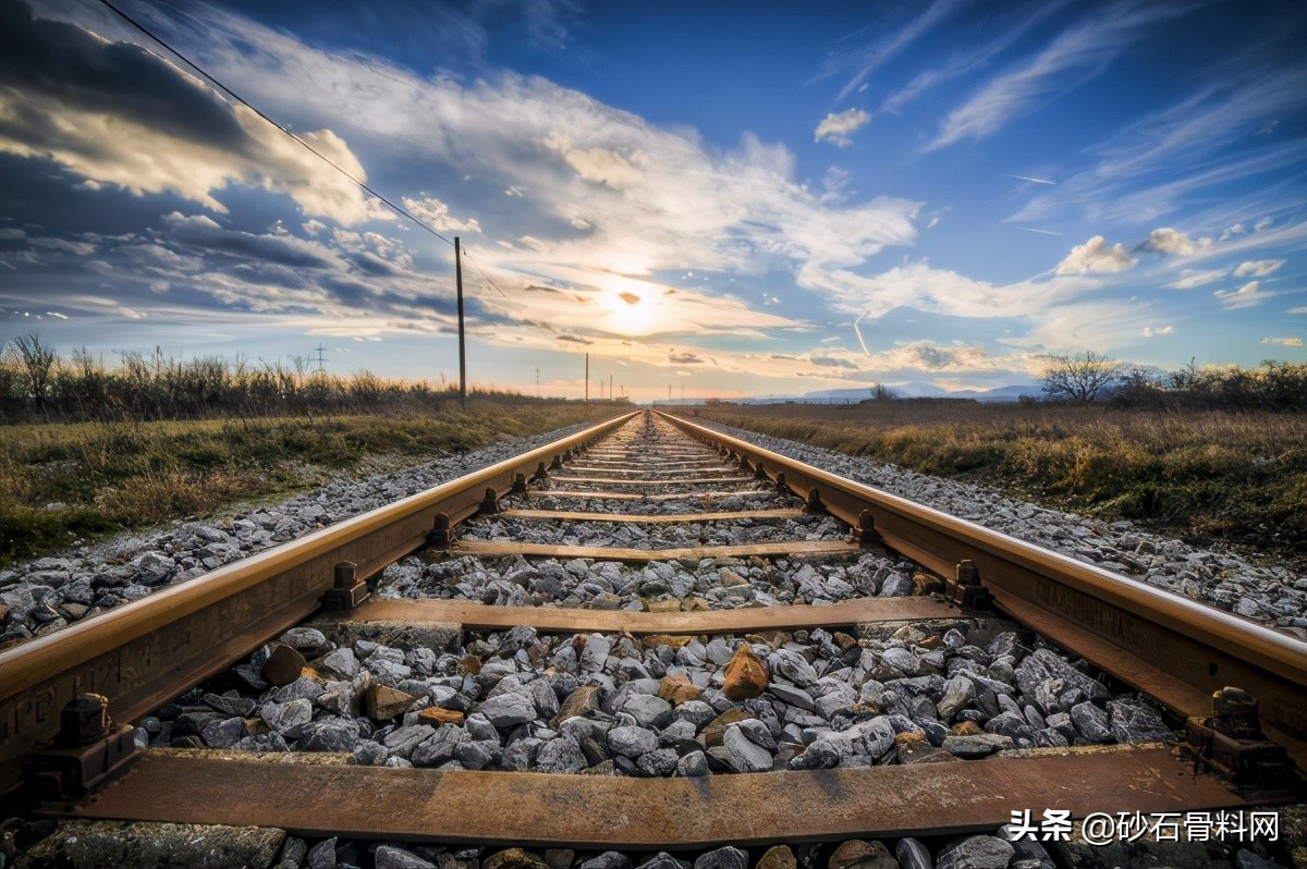专注砂石破碎筛分设备推进铁路EPC项目大宏立助力南太湖论坛(图2)