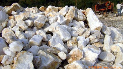 山东泰安时产600T石英石加工项目已投产！(图1)
