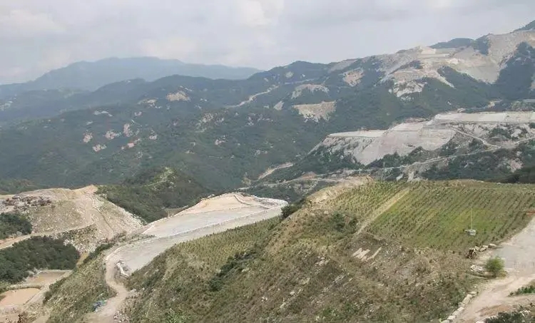 矿权湖北4个砂石矿近50亿出让！加工花岗岩需要用到哪些设备？(图2)