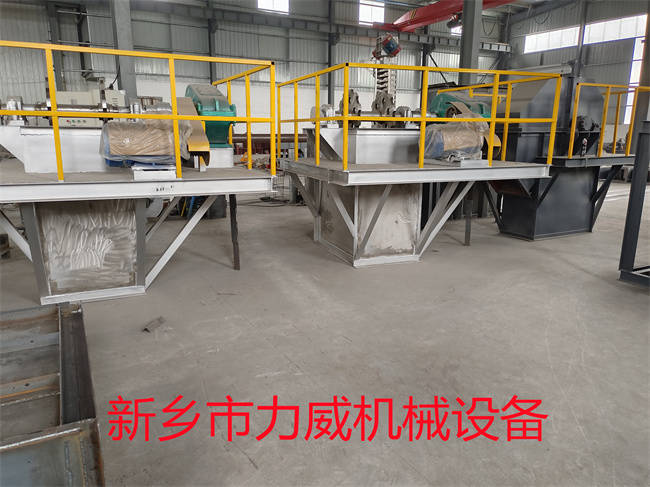 斗式提升机分为3类玻璃砂砂浆站板链垂直提升机(图2) 斗式提升机分为3类玻璃砂砂浆站板链垂直提升机(图2)