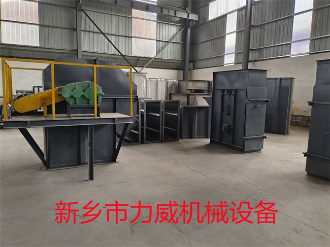 斗式提升机分为3类玻璃砂砂浆站板链垂直提升机(图4) 斗式提升机分为3类玻璃砂砂浆站板链垂直提升机(图4)