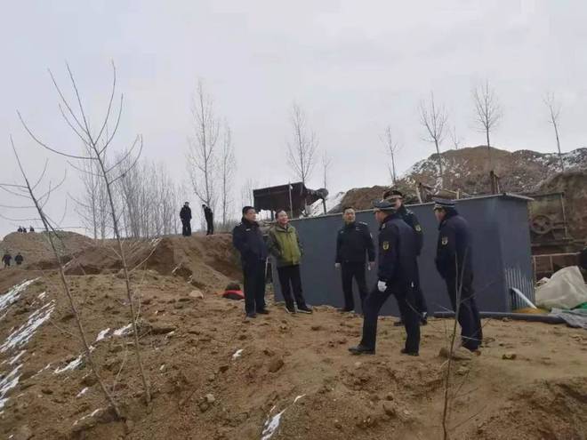 泰安这个地方“出手”了，打击取缔8处洗砂场，现场摧毁洗砂机！(图3)