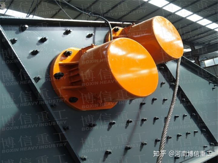 洗沙场专用高频振动脱水筛振动电机操作使用说明以及工作原理(图3)