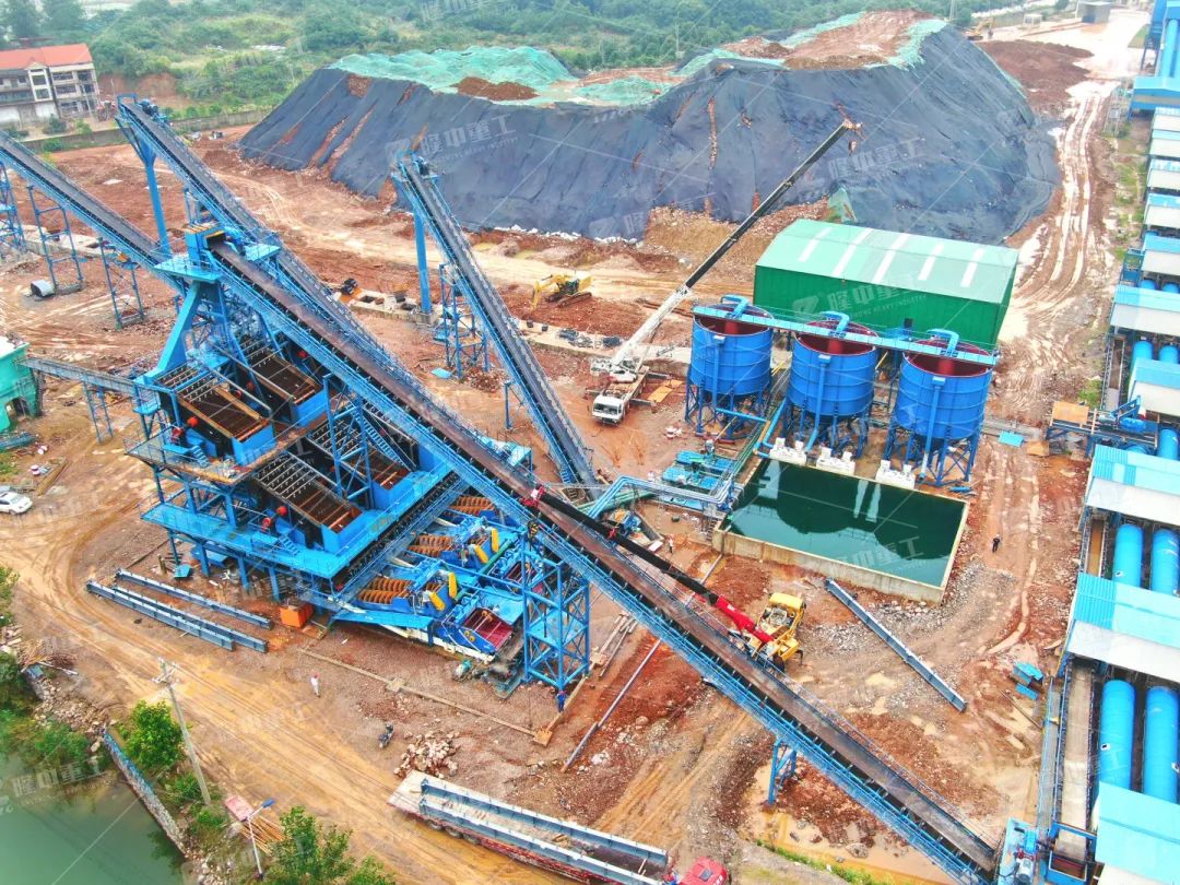 隆中重工EPC承建湖北武穴长江矿业公司二期砂石骨料项目投产！（附生产线视频）(图1)