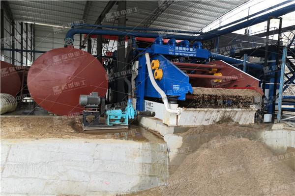 振动筛在石英砂、矿石等物料的筛分过程中的应用(图1)