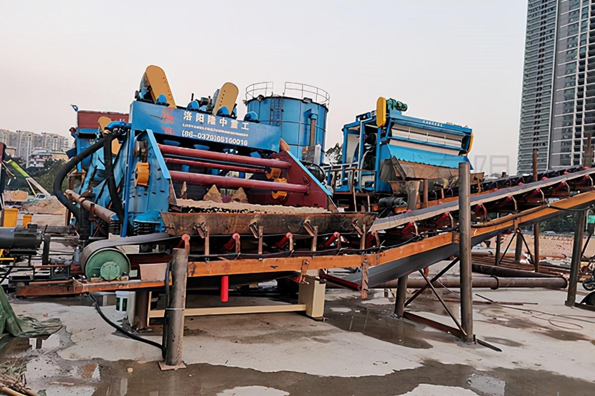 振动筛在石英砂、矿石等物料的筛分过程中的应用(图2)