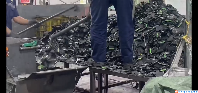 废旧锂电池极片破碎分选的处理工艺及其处理设备(图4)