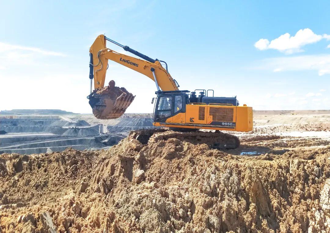 黄金搭档，强悍出击！柳工矿用成套设备交付内蒙大型露天煤矿(图3)