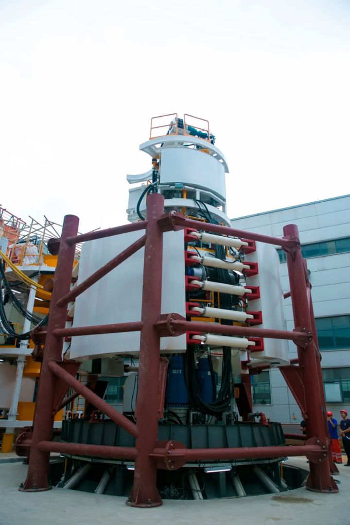 瞄准矿山隧道！中铁装备一批先进施工装备集中亮相(图3)