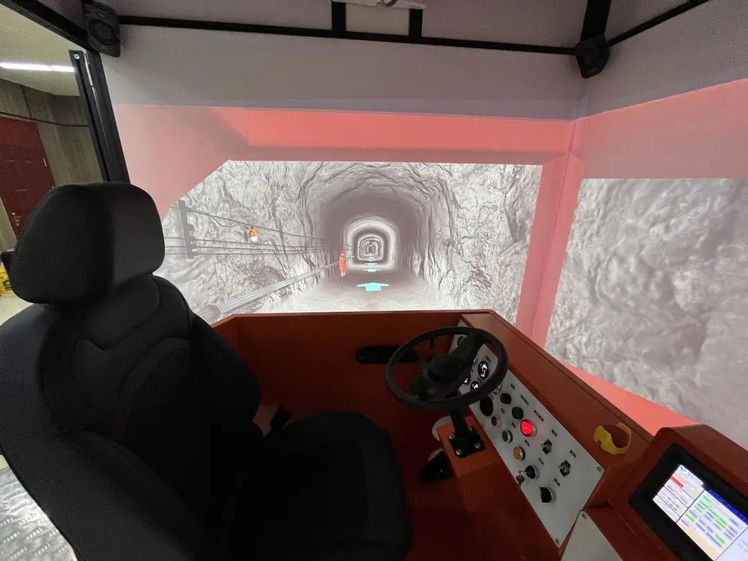 重大突破‖行业首台国产井下矿用装备VR实训基地落户山金重工(图6)