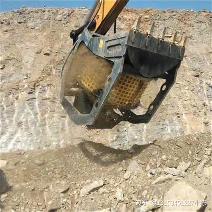 云南挖机带筛分斗360度旋转筛分斗设备可定制(图1)