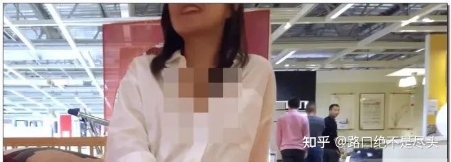 温州星巴克上演精彩一幕，不雅行为被“现场直播”：别把不要脸，当成性解放！(图4)