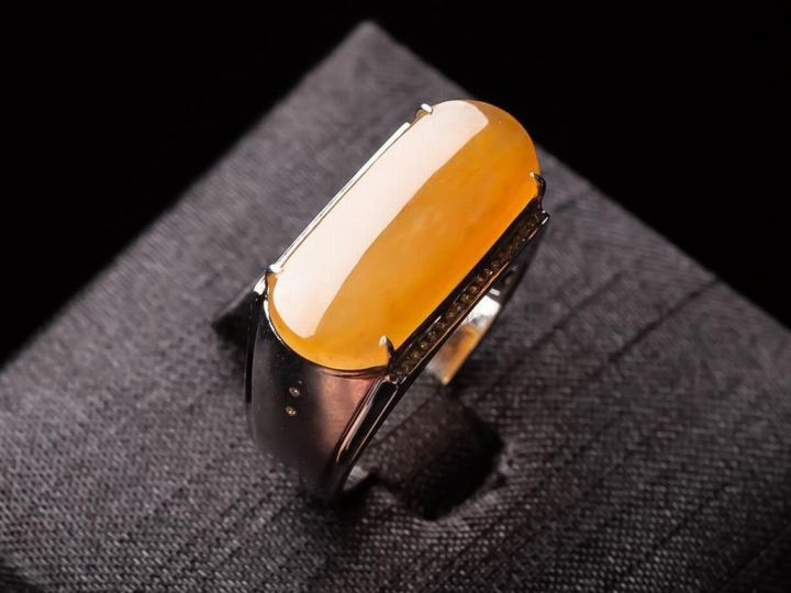 黄翡翠属于什么档次？它的价值如何？(图4)