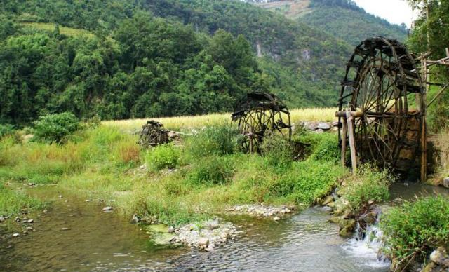 中国最大的水车王国，3公里河上分布300多个水车，到底有什么作用(图1)