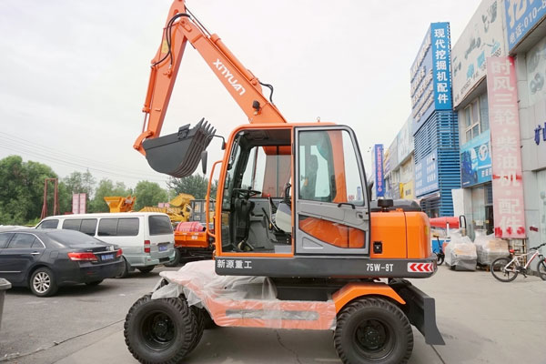 国产轮式挖掘机元老品牌盘点(图4)