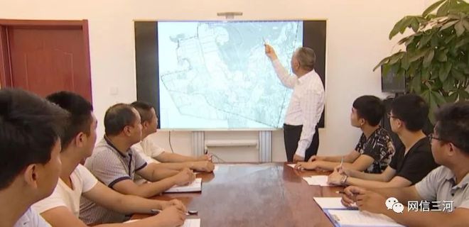 新闻特写：绿色“峰”碑(图3)