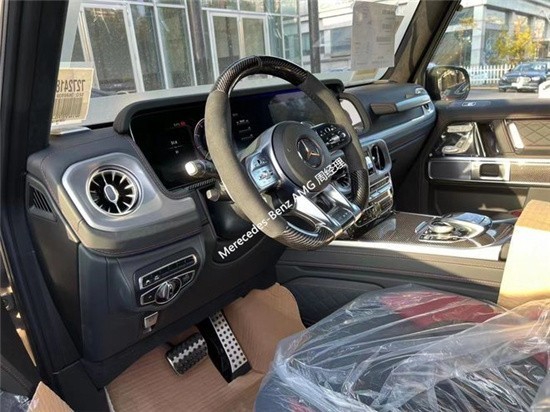 奔驰G63夜影神磨砂黑限量版现车价(图6)