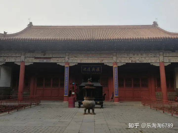 泰安：它是帝王封禅祭祀典礼之地，神秘威严，竟曾住着神仙一家！(图5)
