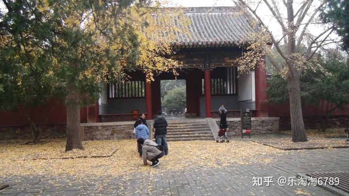 泰安：它是帝王封禅祭祀典礼之地，神秘威严，竟曾住着神仙一家！(图7)
