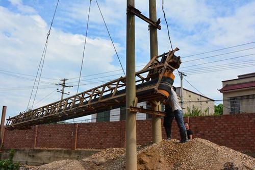 雨湖区：重拳出击，依法取缔非法采砂场(图2)