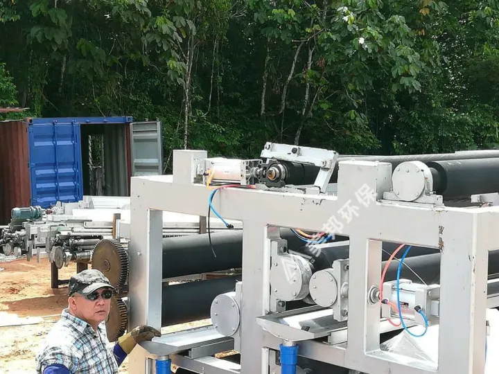 马来西亚砂洗工程带式压滤脱水机(图5)