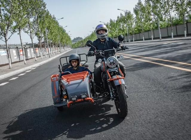 售价3.98万，解读国产多功能侉子：银钢边三轮500，满足全家出行(图7)