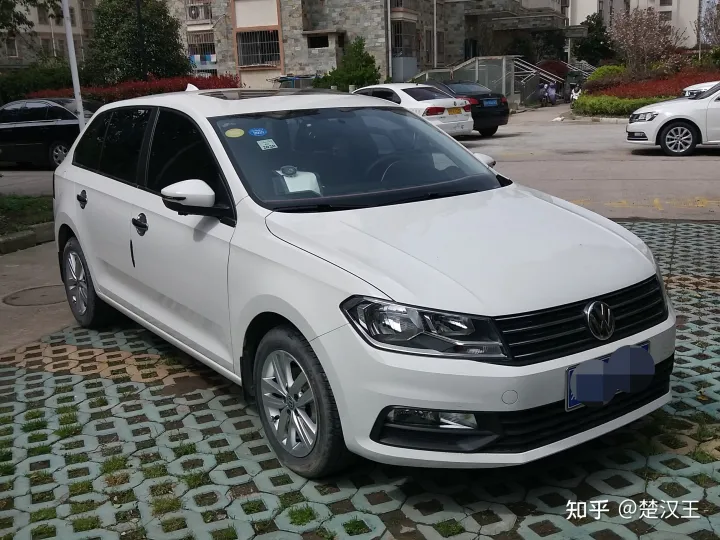 车载吸尘器的使用(图1)