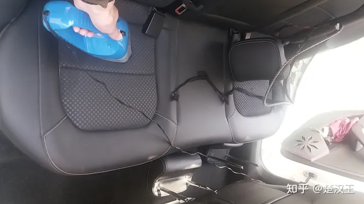 车载吸尘器的使用(图14)