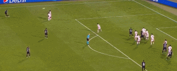 压哨乌龙!红星天外飞仙读秒无缘欧冠球员当场痛哭(图3)