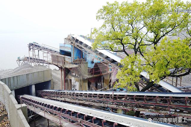 玄武岩制砂流程，玄武岩设备选哪些？(图1)