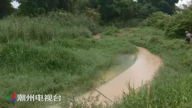 潮州铁铺溪流发黄淤泥堆积,都是洗砂场惹的祸(图1)