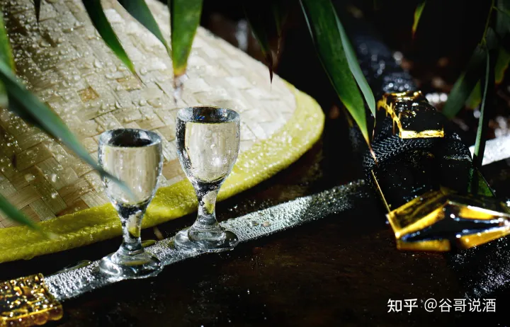 2022年白酒推荐：贵州有什么好酒？贵州省白酒排名及选购指南，性价比高的经典酒，好喝不贵的纯粮食酒，送岳父送长辈，自饮宴请礼品收藏必备（包含茅台、习酒、董酒、鸭溪窖、金沙窖酒等）(图2)