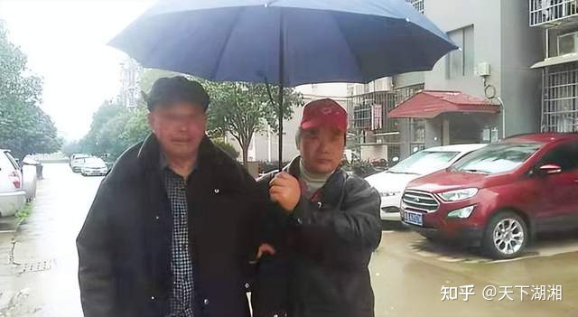 “我们没有忘记你！”长沙爱心市民慰问金牌义工王富成(图38)