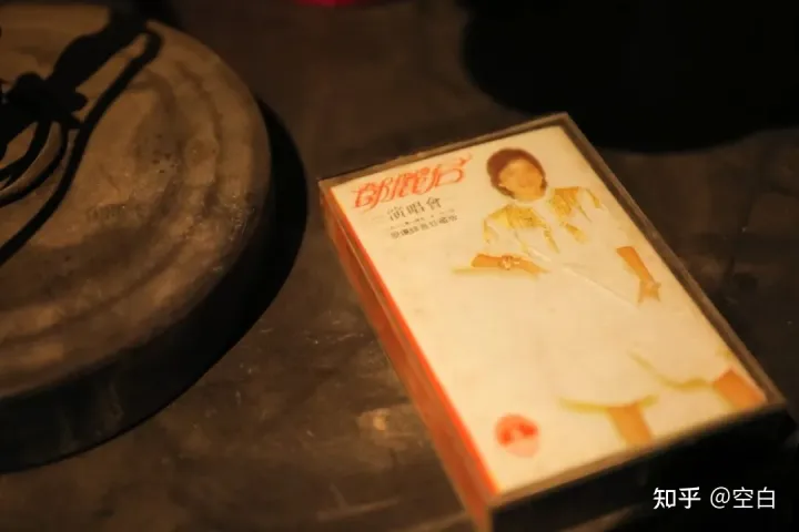 藏在成都城东的旧物市场，几十元淘回一个家！(图32)