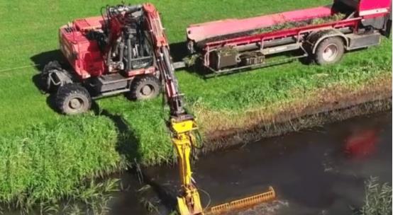 见识下德国人是怎么清理河道的，这样的神车，真是让人大开眼界！(图3)