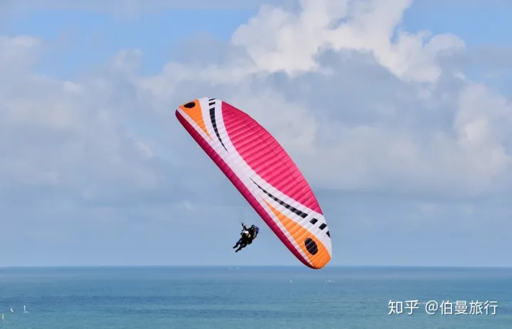 上帝的视觉俯瞰海南三亚，伯曼旅行（飞行）海南三亚石梅湾全海景国际滑翔伞飞行体验，记得海南三亚旅游要来(图4)