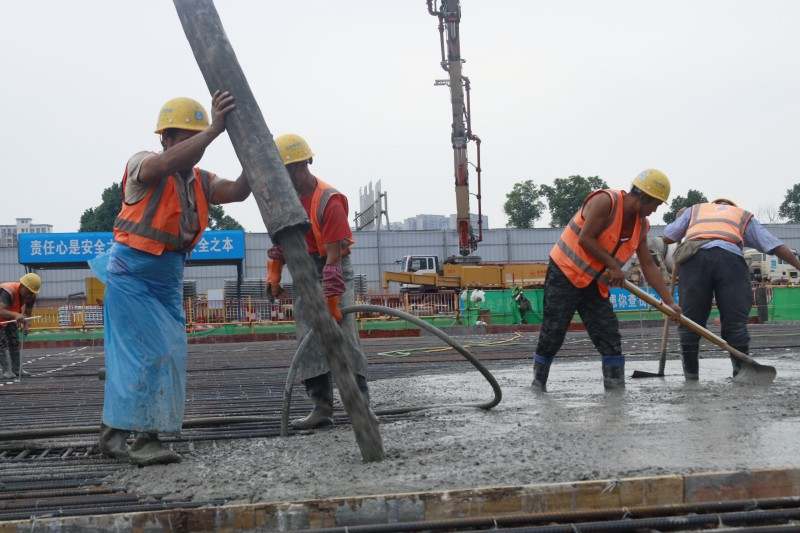 成都市洗瓦堰再生水厂项目吹响建设冲锋号国庆加紧施工(图1)