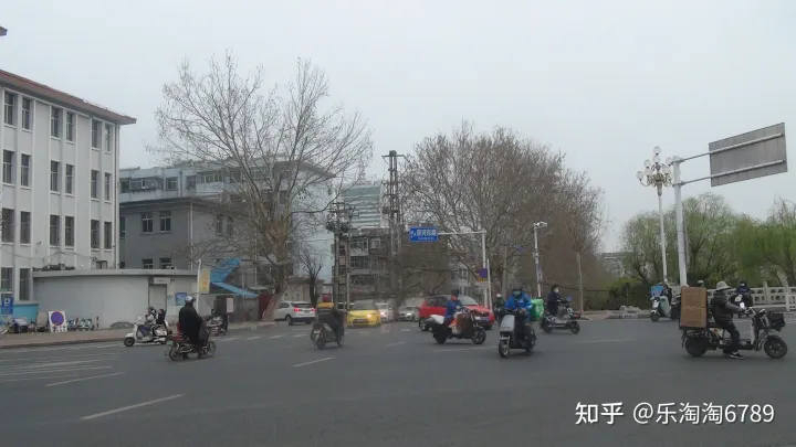 泰安一条街道，首有著名景点，尾有繁华夜市，低调却有顶尖美食，内有一建筑承载了几代人的记忆！(图10)
