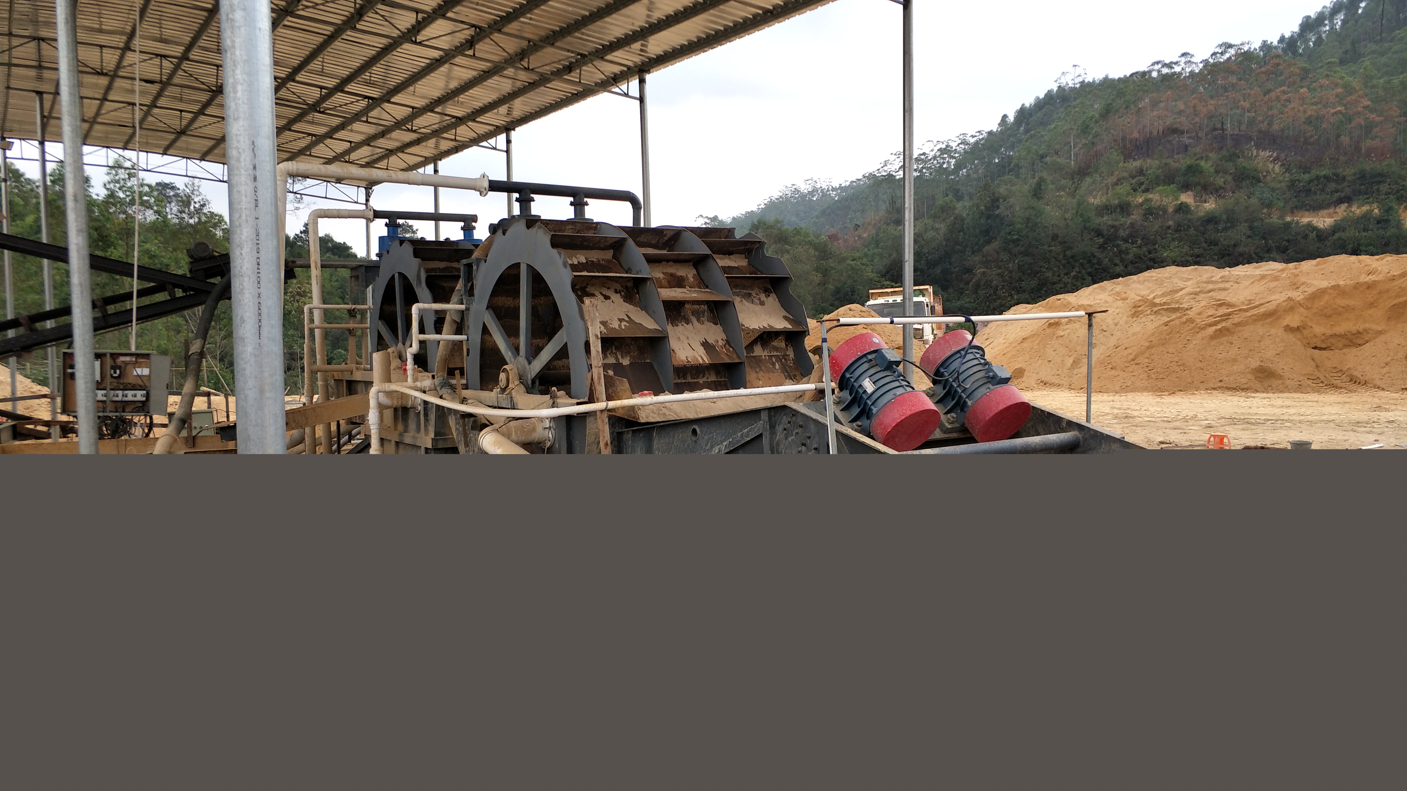 因为洗砂污水处理设备不到位影响了自己的70%的生产利润(图1)