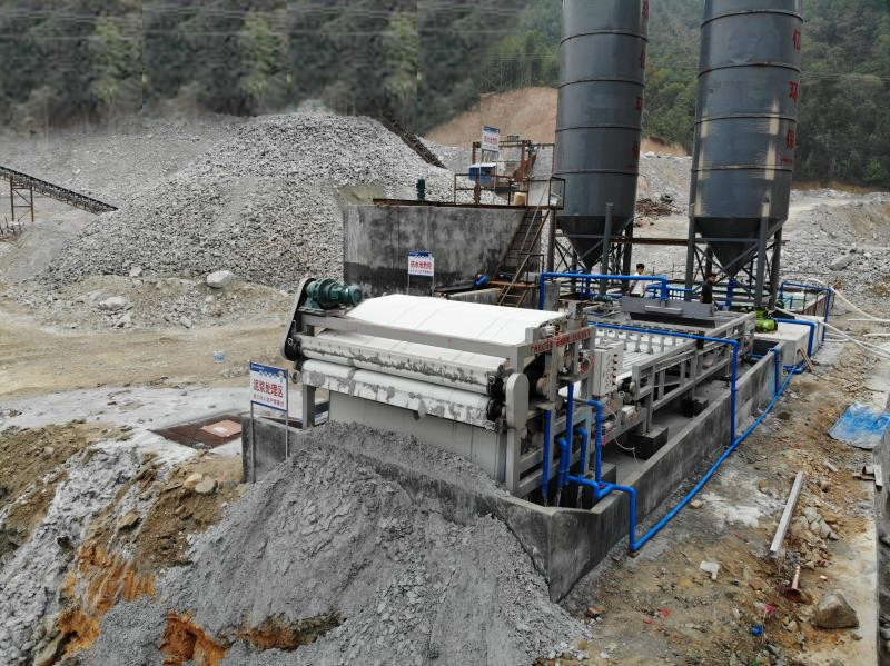 广东韶关新丰洗砂泥浆脱水现场(图2)