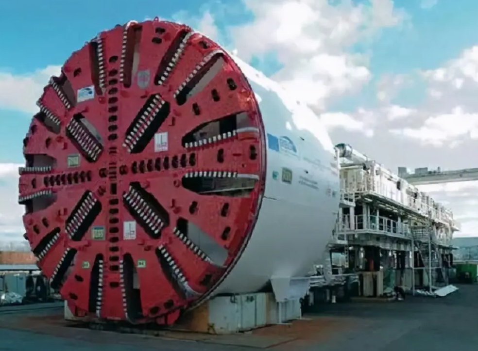 修大连地铁5号线，中国这款盾构机发挥了作用，没几个国家比得上(图2)