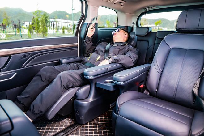 伸手就能摘星星传祺M8躺赢珠峰(图17)