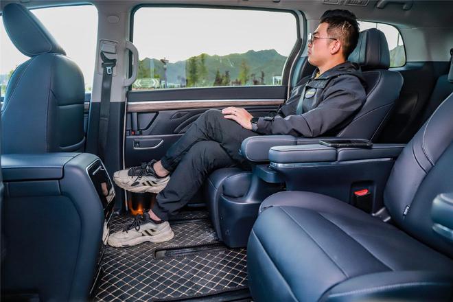 伸手就能摘星星传祺M8躺赢珠峰(图16)