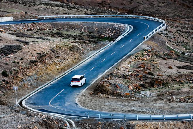 伸手就能摘星星传祺M8躺赢珠峰(图31)