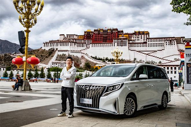 伸手就能摘星星传祺M8躺赢珠峰(图1)