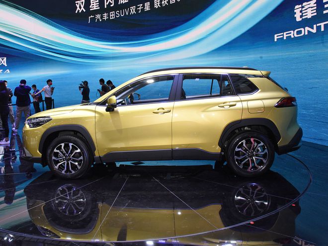 标配膝部气囊+2.0L四缸发动机12.58万起售丰田锋兰达来了(图4)