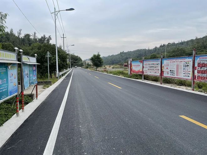 投资250多万元！惠安这个村：乡村道路“白改黑”乡村振兴“添新颜”(图3)